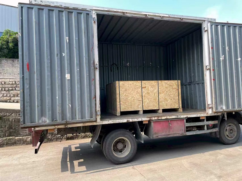 Berlayar Melawan Angin Sakal! PRO MOLD Berhasil Mengirimkan Cetakan Curbstone Melengkung Kompleksitas Tinggi ke Arab Saudi